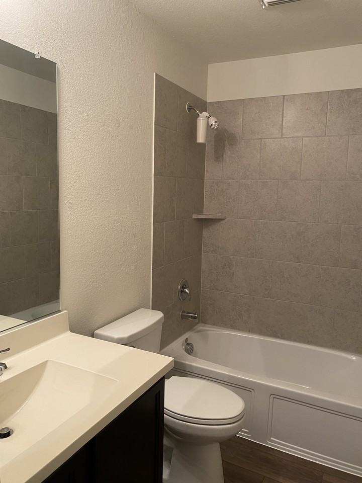 448 Saguaro Dr - Photo 3 of 12