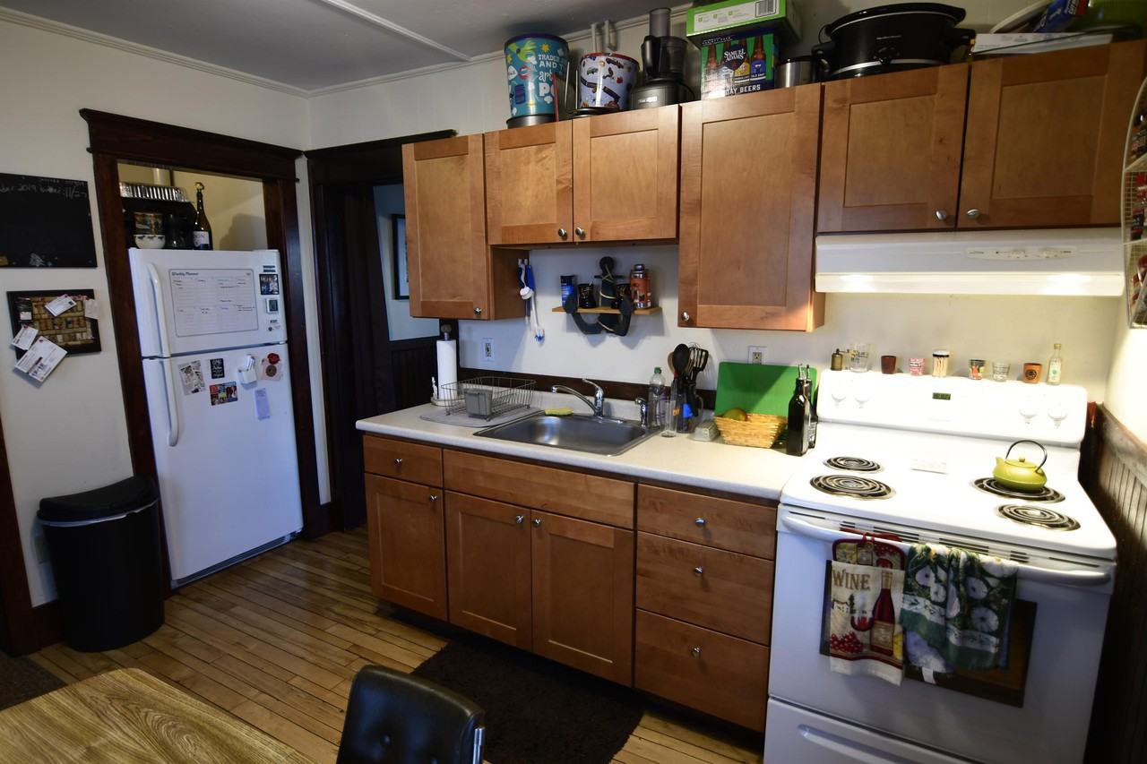 280 Maple St #3 - Photo 3 of 10