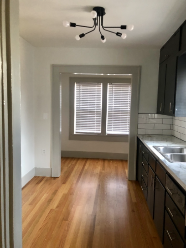 2419 20th St - Photo 6 of 10