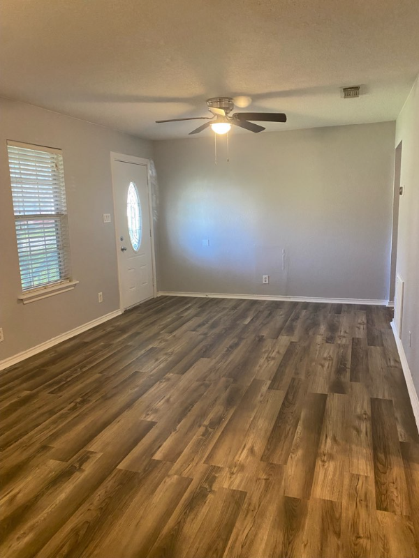 203 S Jefferson Ave - Photo 2 of 15