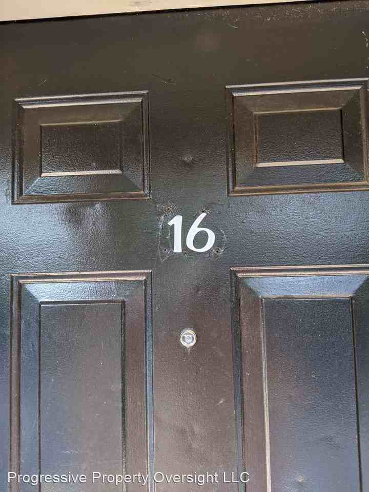 404 Russell Parkway - Photo 2 of 10