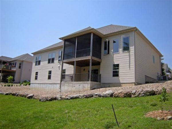 66 Guinevere Ct - Photo 2 of 9