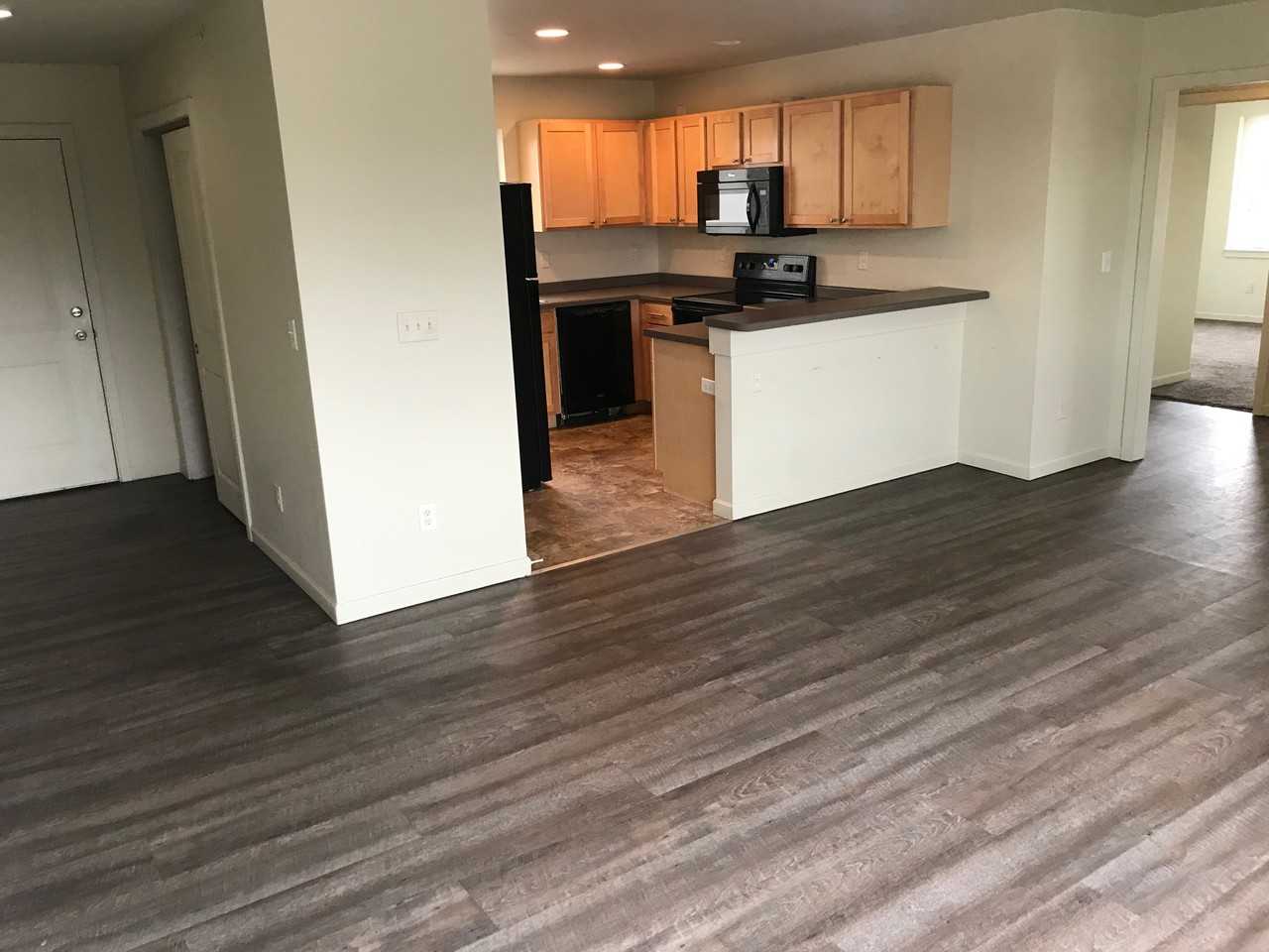 2605 19th Ave W #201 - Photo 3 of 7
