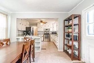 58 Peachtree St - Photo 3 of 7