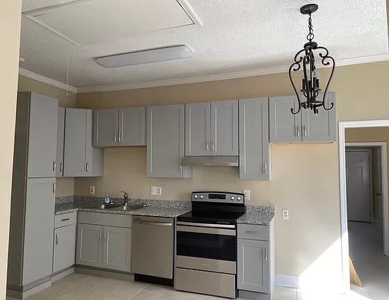 934 Brooklyn St - Photo 2 of 5