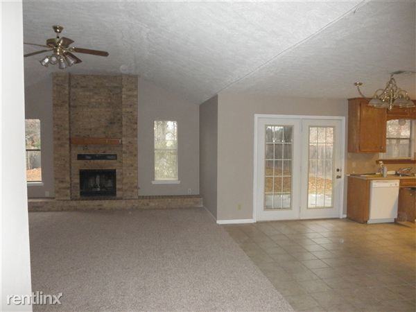 4205 Woodcrest Dr - Photo 2 of 8