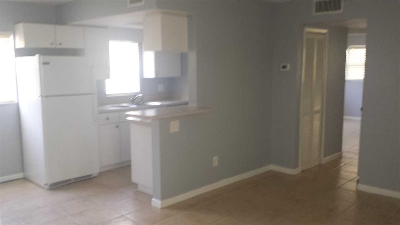 225 5th Ave Ne #28 - Photo 3 of 8