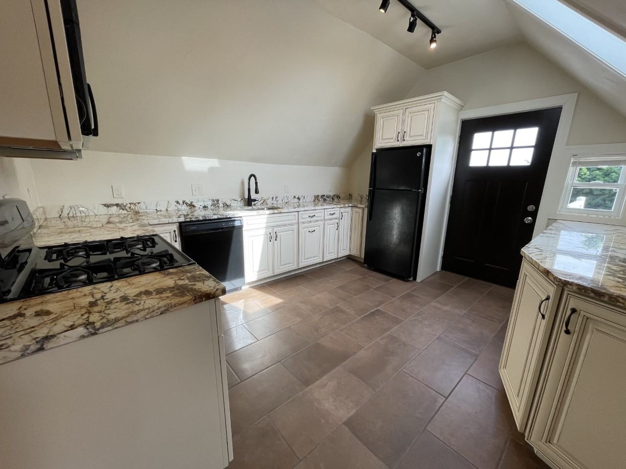 6709 Thomas Blvd #3 - Photo 2 of 31