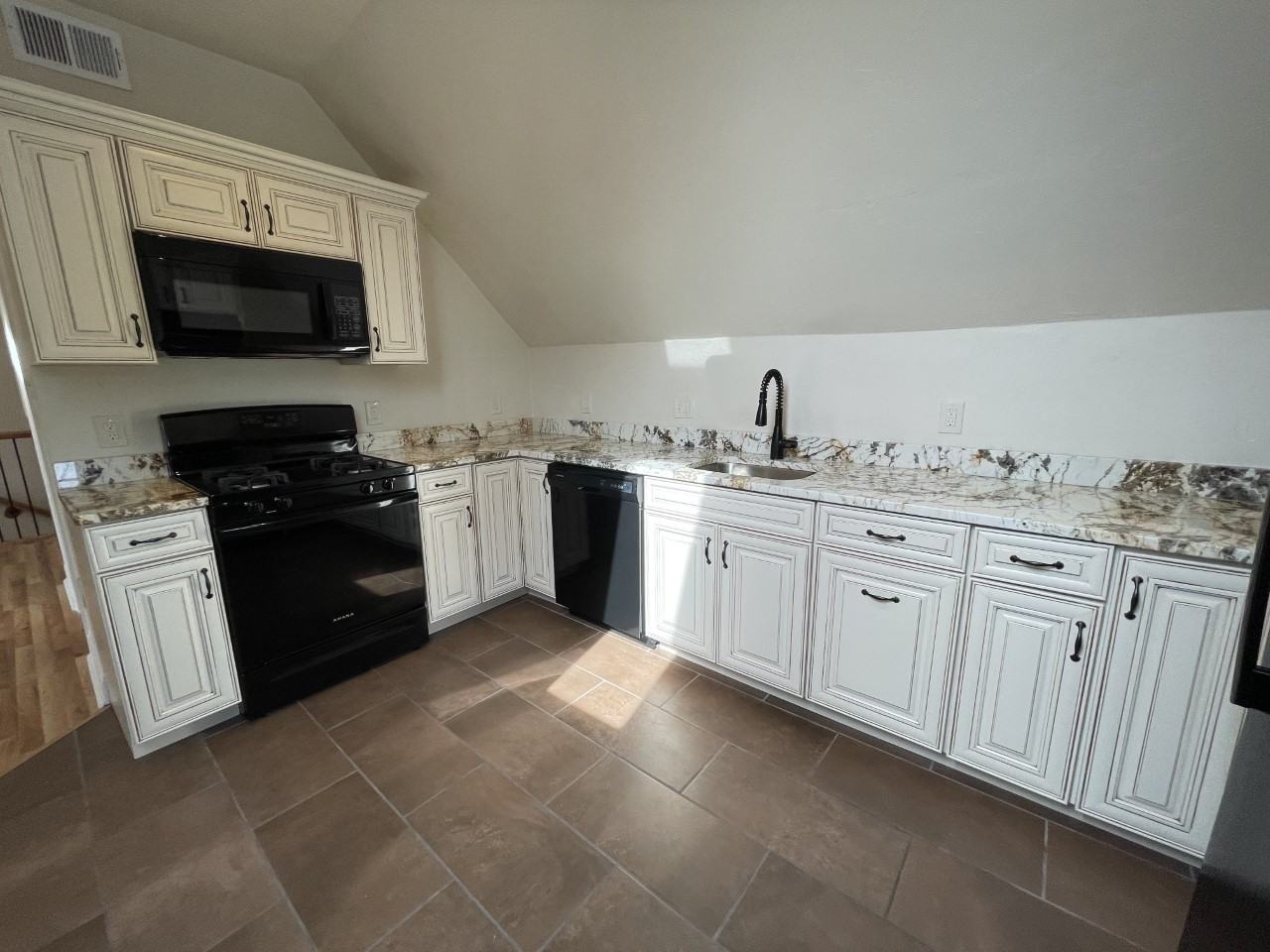 6709 Thomas Blvd #3 - Photo 3 of 31