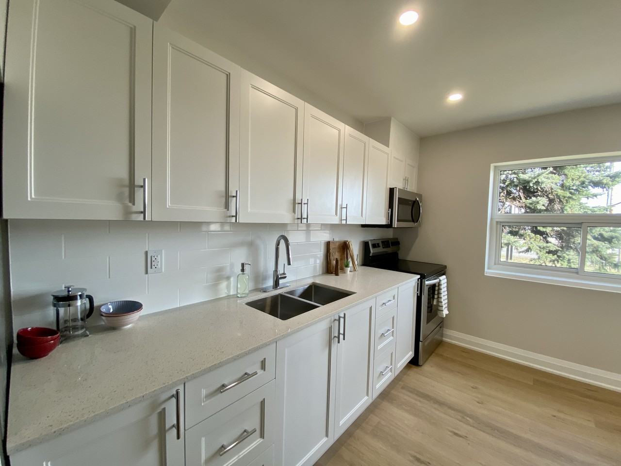 500 Mohawk Rd E Apartments 500 Mohawk Road East, Hamilton, ON L8V 2J1