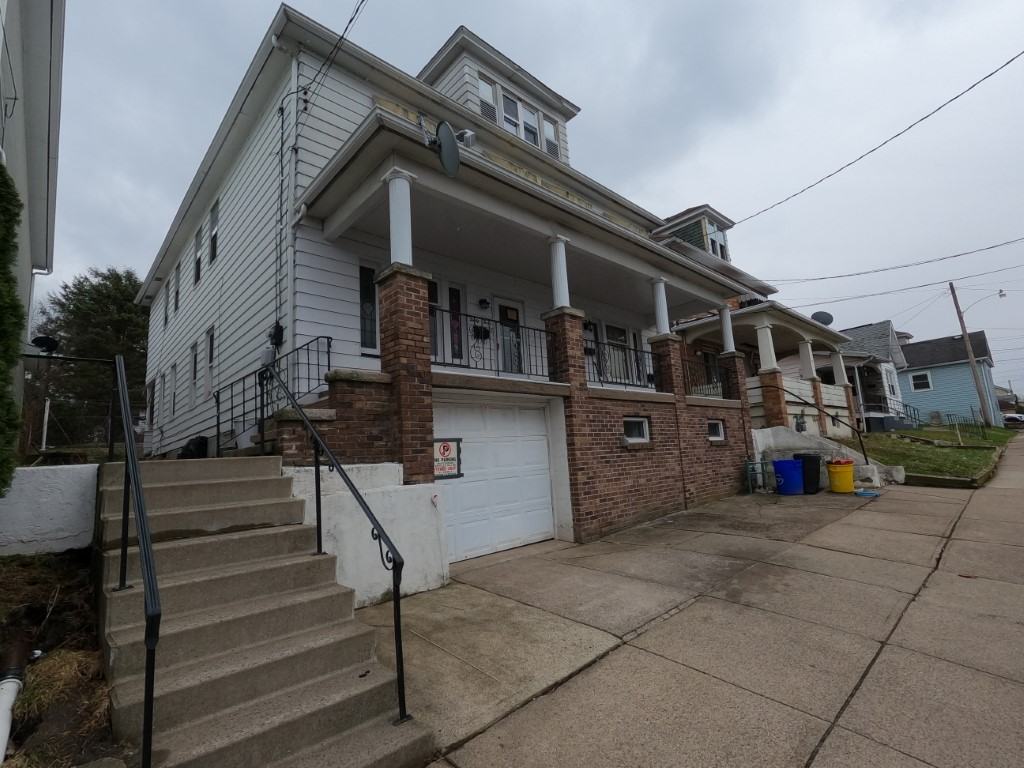 33 Coal St - Photo 2 of 13