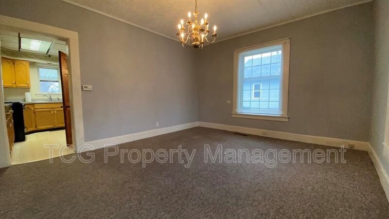 406 Catherine St - Photo 3 of 10