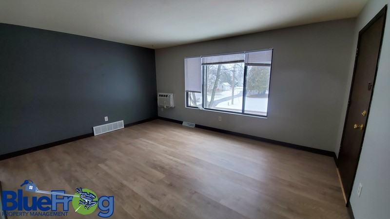 356 E Marquette St - Photo 3 of 8