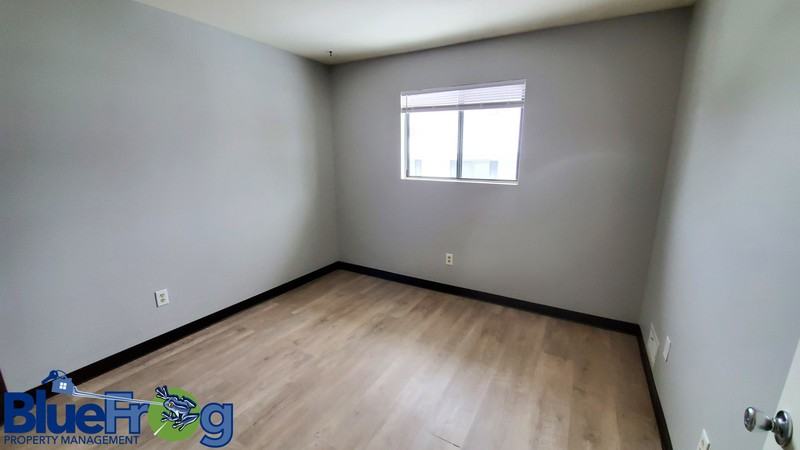 356 E Marquette St - Photo 5 of 8