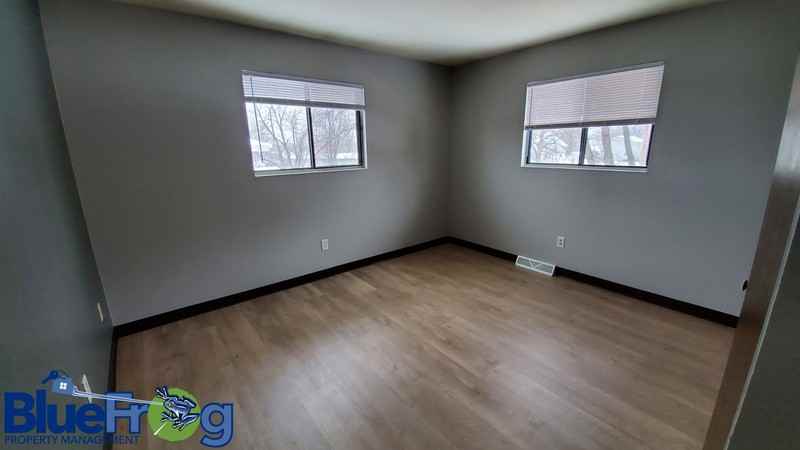 356 E Marquette St - Photo 6 of 8