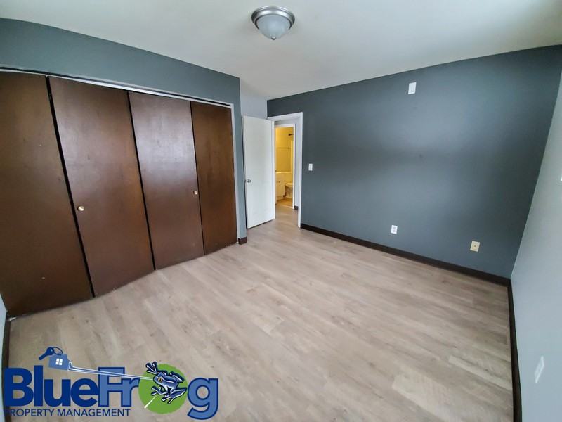 356 E Marquette St - Photo 7 of 8