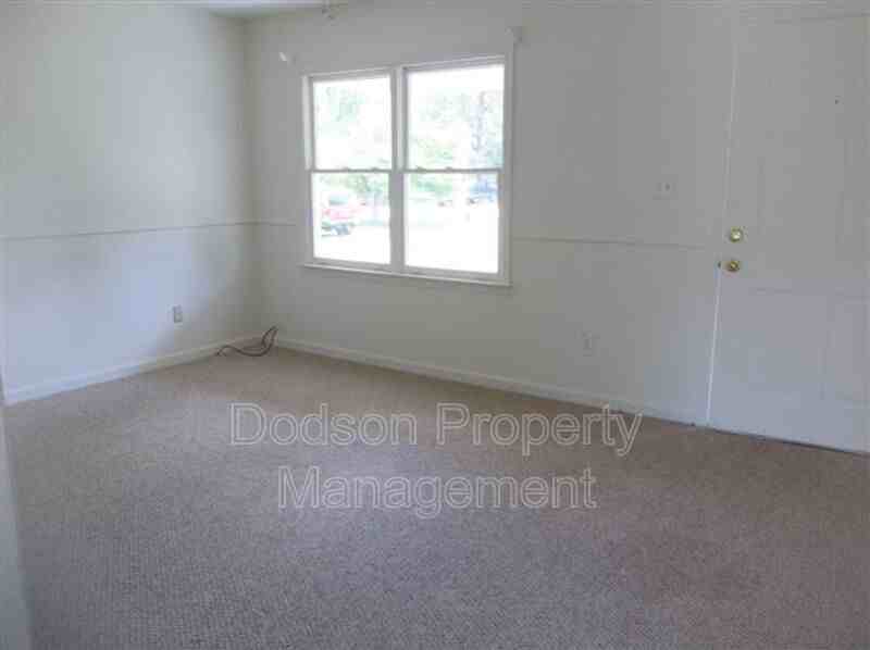202 Belmont Dr - Photo 3 of 15