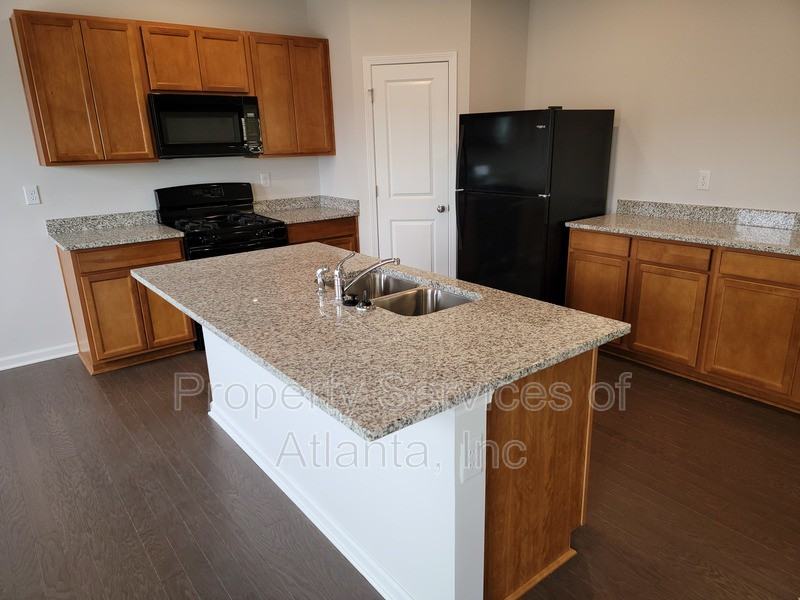 833 Royal Red Ct - Photo 7 of 28