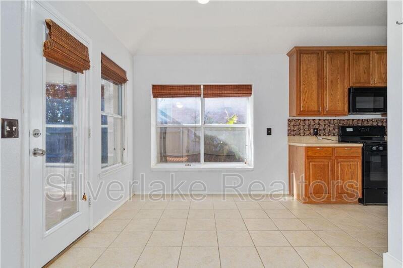 4624 Matthew Dr - Photo 2 of 17