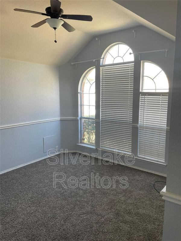4624 Matthew Dr - Photo 3 of 17