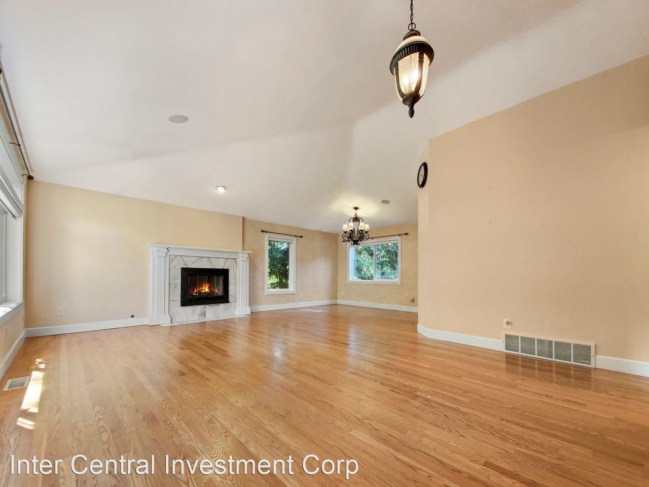 2205 92nd Ave Ne - Photo 2 of 15