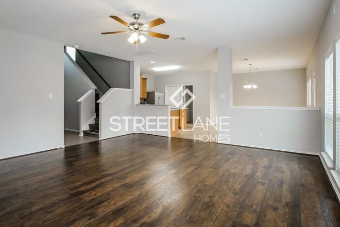 1401 Rainbow Parke Dr - Photo 3 of 13