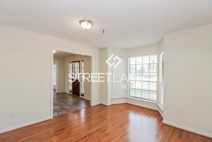 2005 Catamaran Dr - Photo 3 of 15