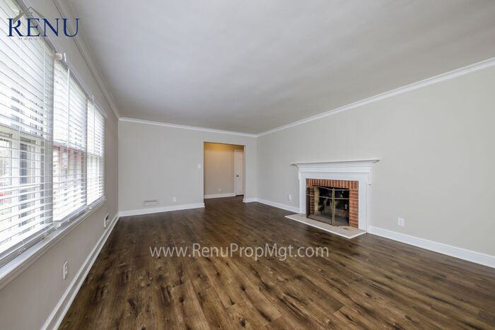 3816 Kirby Dr - Photo 3 of 17