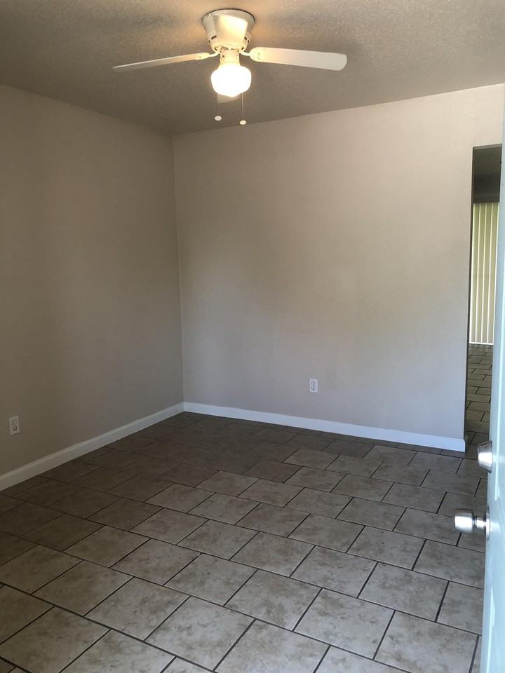 1606 Anderson St #1 - Photo 2 of 10