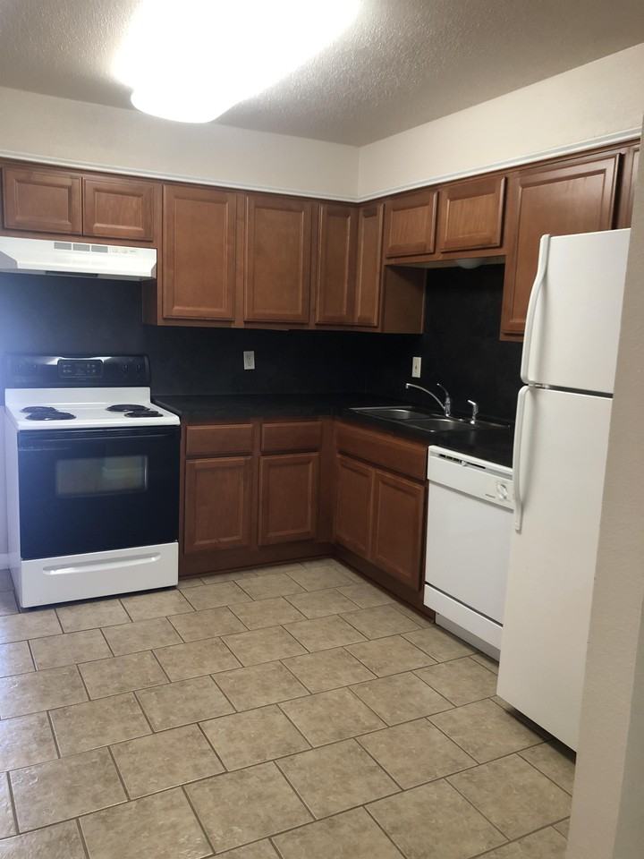 1606 Anderson St #1 - Photo 3 of 10