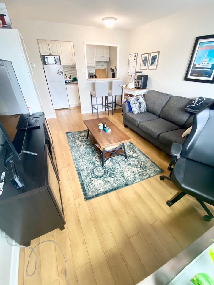 90 Willow Street #204S