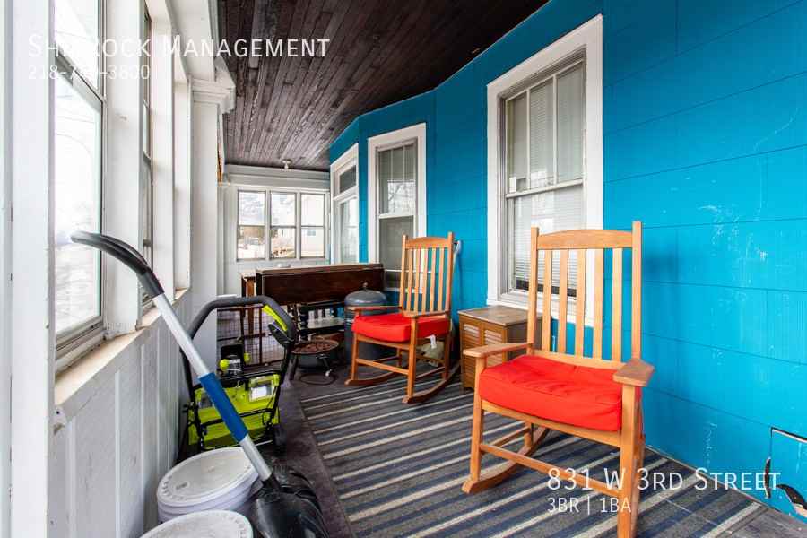 831 W 3rd St - Photo 2 of 13