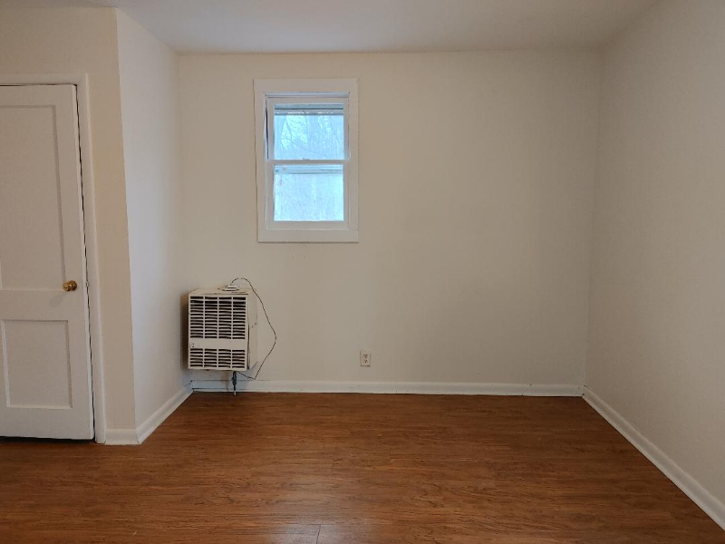 8 Freehold Mills Dr - Photo 7 of 10