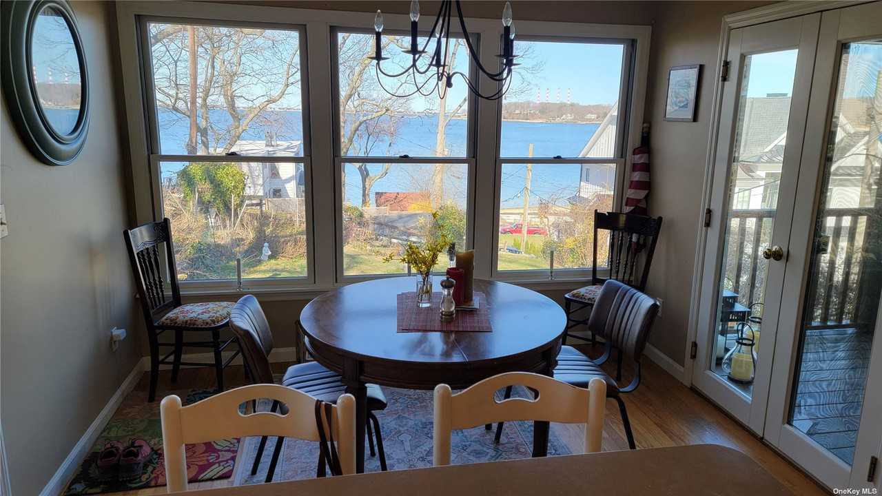 73 Knollwood Rd - Photo 3 of 11