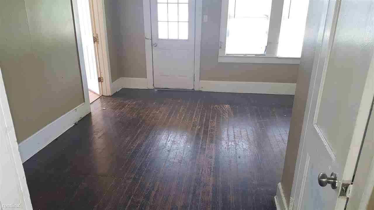 202 Carmel Dr - Photo 3 of 5