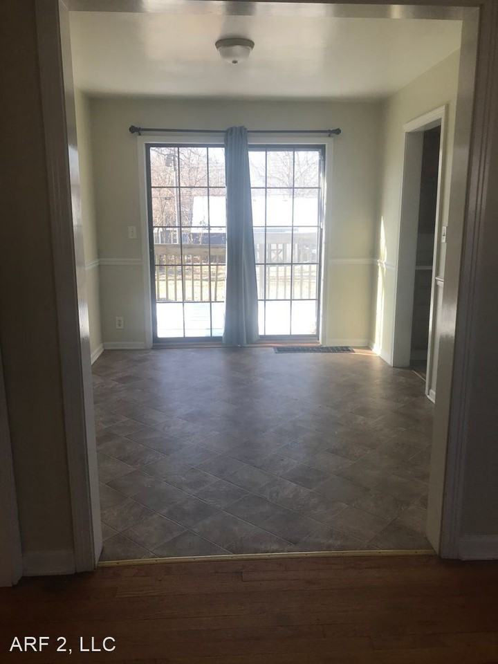 10081 E 34th St S - Photo 3 of 11