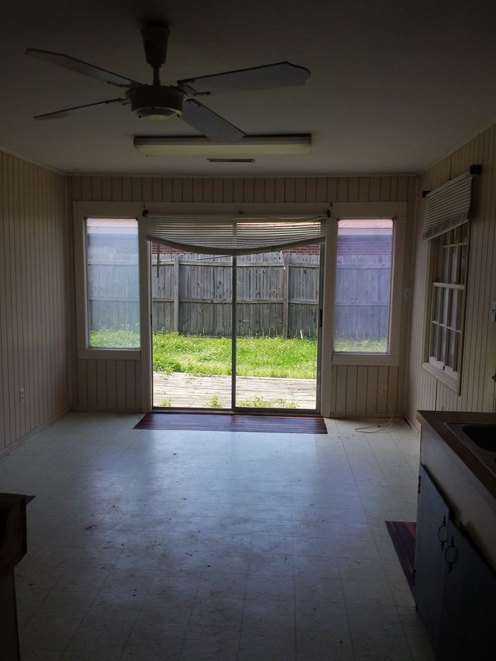 2601 McLelland St - Photo 2 of 4