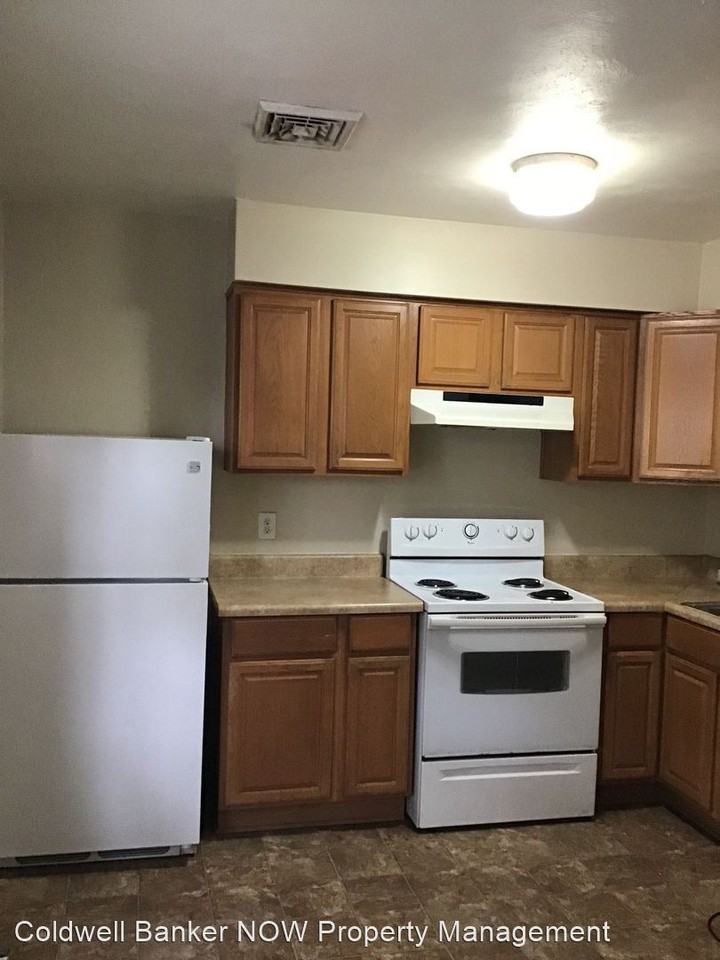 1307 Commerce Ave - Photo 3 of 8