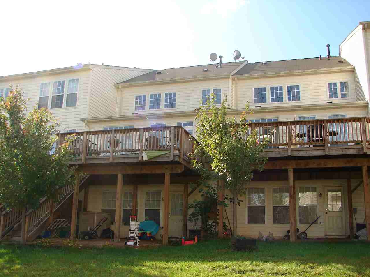 10754 Enfield Dr - Photo 2 of 2