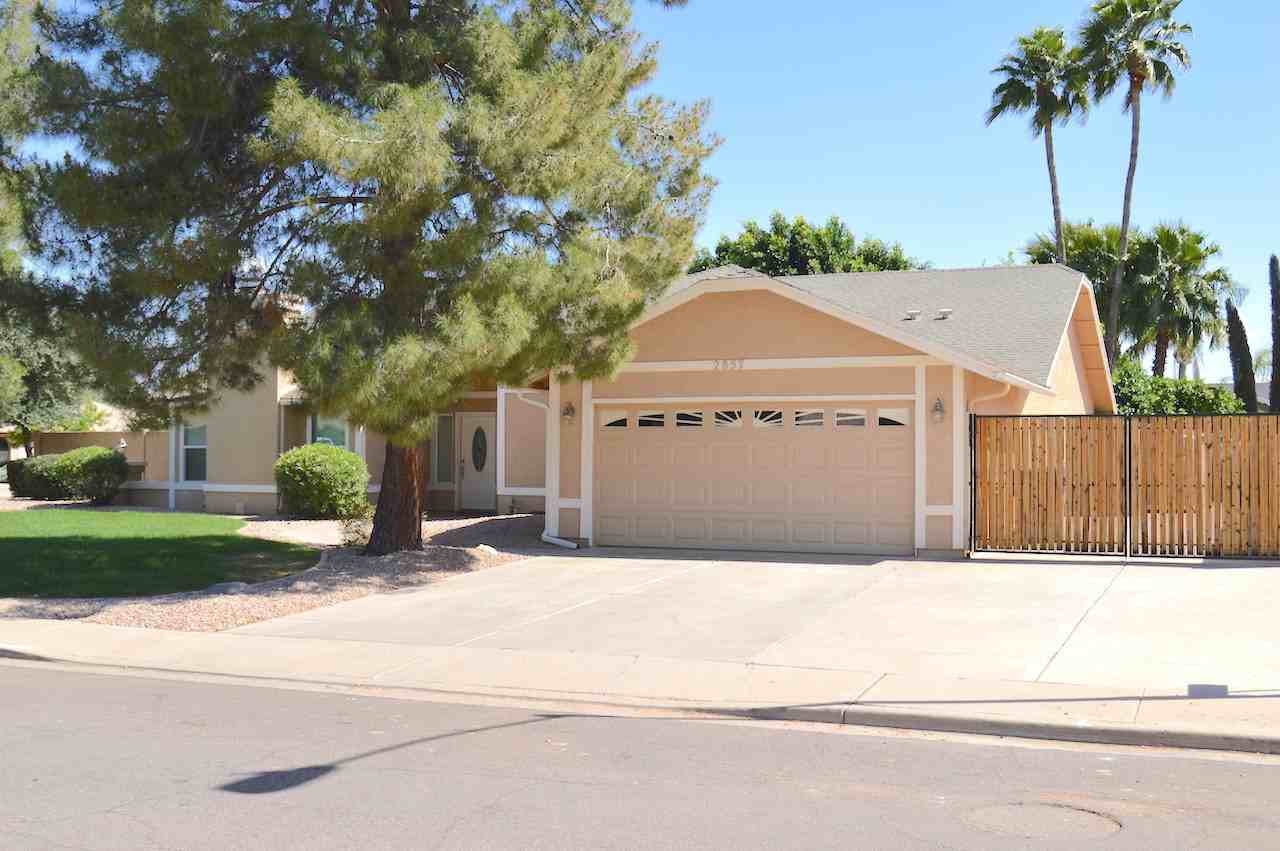 2857 E Downing Cir - Photo 3 of 29