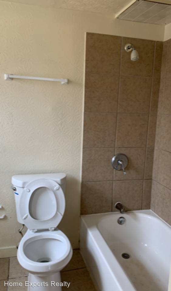 1309 Salem Ave. - Photo 3 of 6