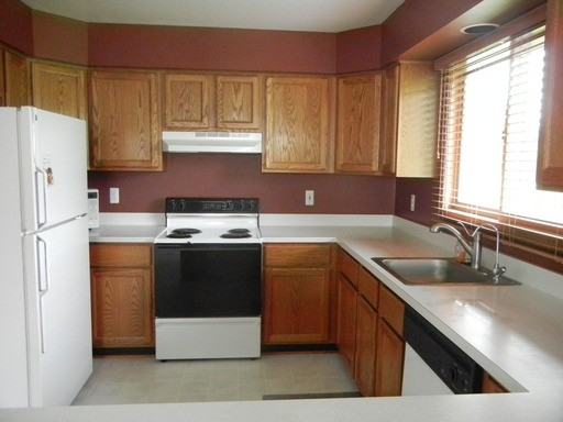 2184 White Pine Dr - Photo 3 of 12