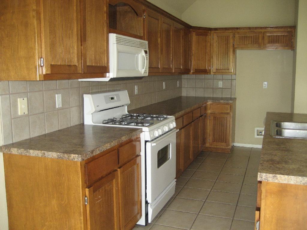 3710 N Ironwood Pl - Photo 3 of 21