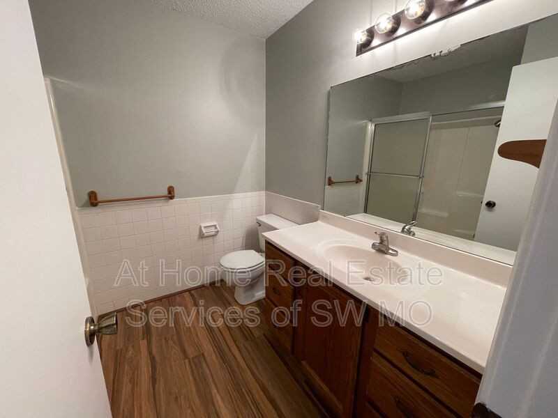 4813 S Glenn Ave - Photo 6 of 12