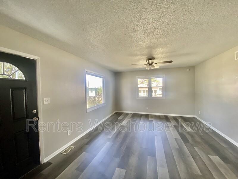 209 1st St - Photo 6 of 18