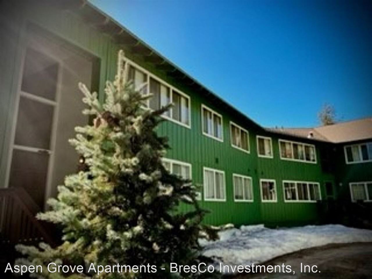 Rare Complex located conveniently behind Round Hill Square in walking distance to the Lake. - Photo 3 of 5