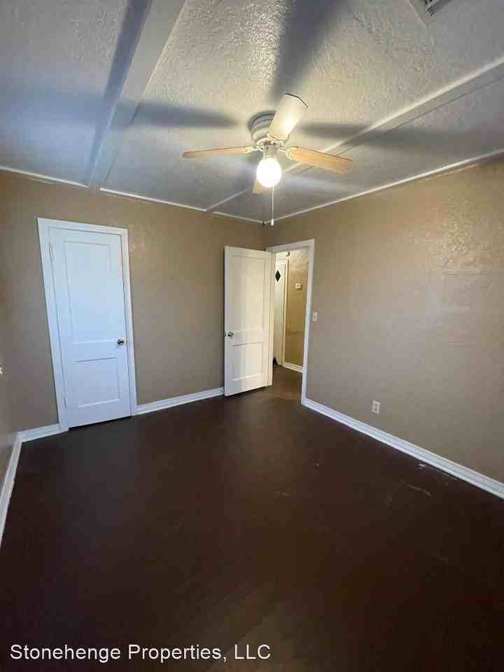 1115 Arkansas St - Photo 2 of 11