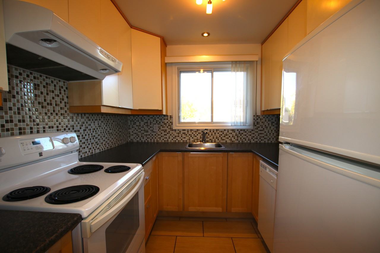 7760 Boulevard Pelletier - Photo 3 of 21