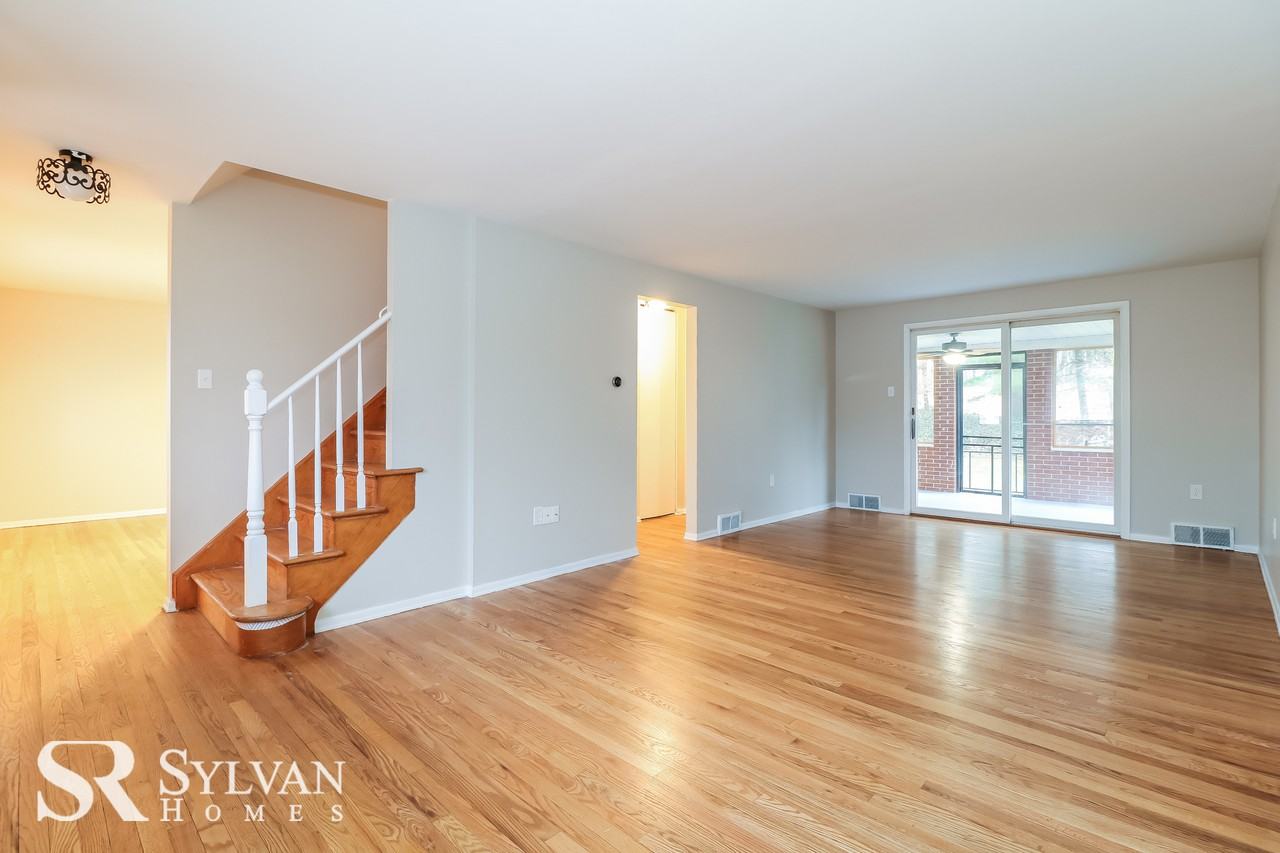 1025 Catherine Dr - Photo 2 of 14