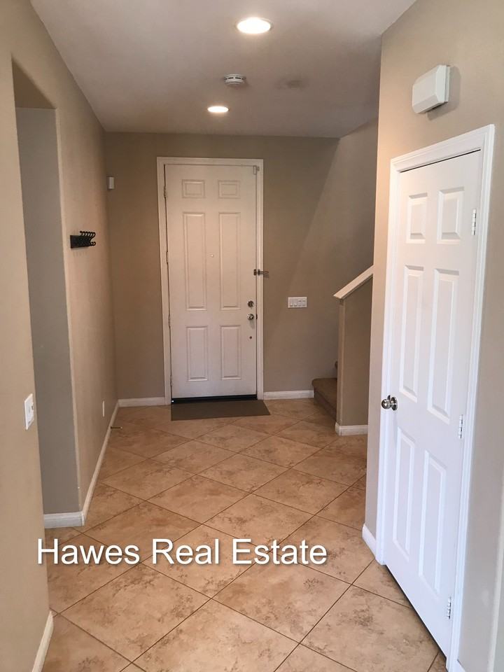 28678 Rustic Glen St - Photo 3 of 42